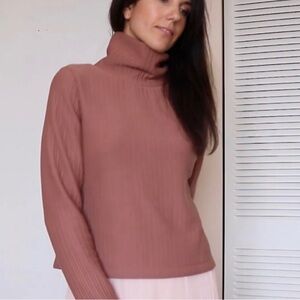 Aritzia Babaton Women's Mauve Turtleneck Business Casual Cozy Sweater Size S